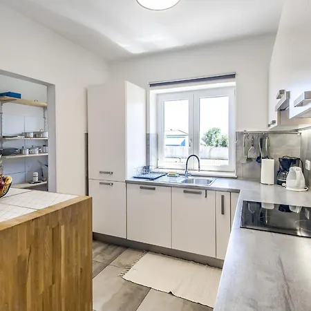 House Gortan For 7 People Near Pula With Children Playground And Private Pool - Pet Friendly