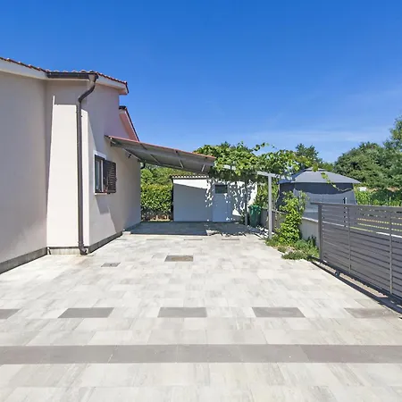 House Gortan For 7 People Near Pula With Children Playground And Private Pool - Pet Friendly Marcana