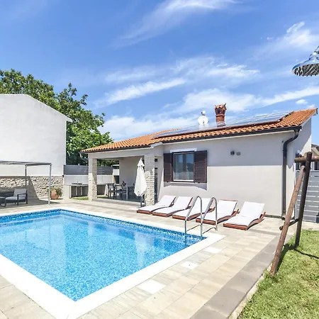 Villa House Gortan For 7 People Near Pula With Children Playground And Private Pool - Pet Friendly