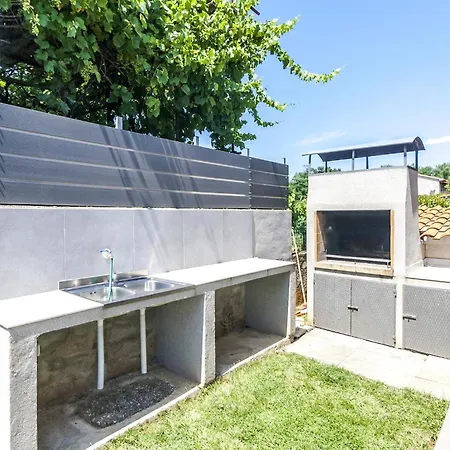 House Gortan For 7 People Near Pula With Children Playground And Private Pool - Pet Friendly Villa *