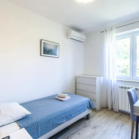 Holiday House Gortan For 7 People Near Pula With Children Playground And Heated Pool ヴィラ