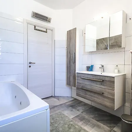 ヴィラ Holiday House Gortan For 7 People Near Pula With Children Playground And Heated Pool *