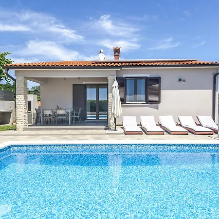 Holiday House Gortan For 7 People Near Pula With Children Playground And Heated Pool *