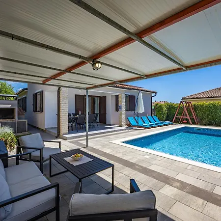 Villa House Gortan For 7 People Near Pula With Children Playground And Heated Pool Marčana