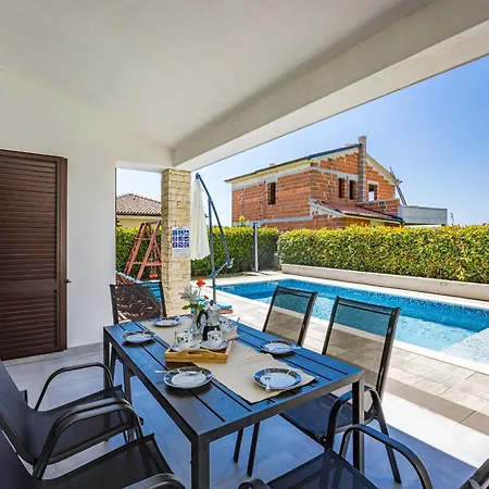 House Gortan For 7 People Near Pula With Children Playground And Heated Pool * Marčana