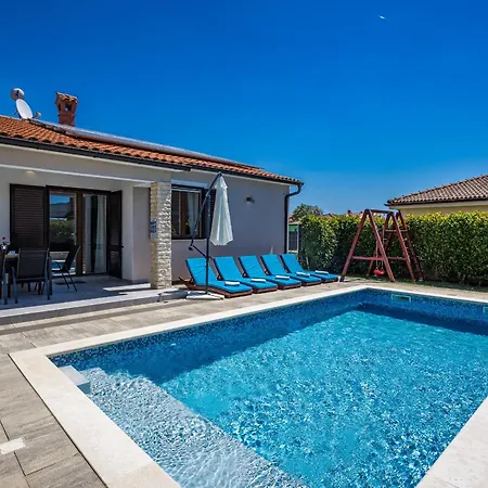 Villa House Gortan For 7 People Near Pula With Children Playground And Heated Pool Marčana