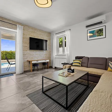 House Gortan For 7 People Near Pula With Children Playground And Heated Pool *