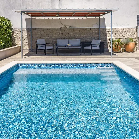 House Gortan For 7 People Near Pula With Children Playground And Heated Pool Villa Marčana