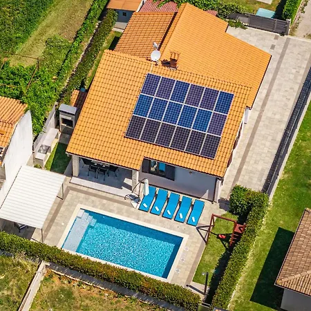 Villa House Gortan For 7 People Near Pula With Children Playground And Heated Pool Marčana