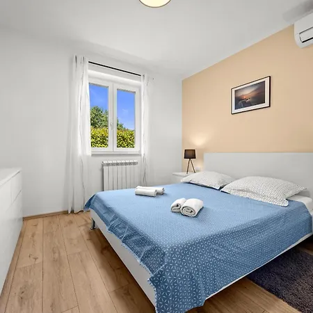 House Gortan For 7 People Near Pula With Children Playground And Heated Pool Marčana