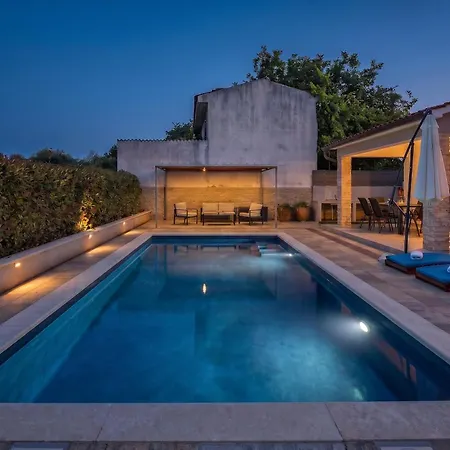 Villa House Gortan For 7 People Near Pula With Children Playground And Heated Pool